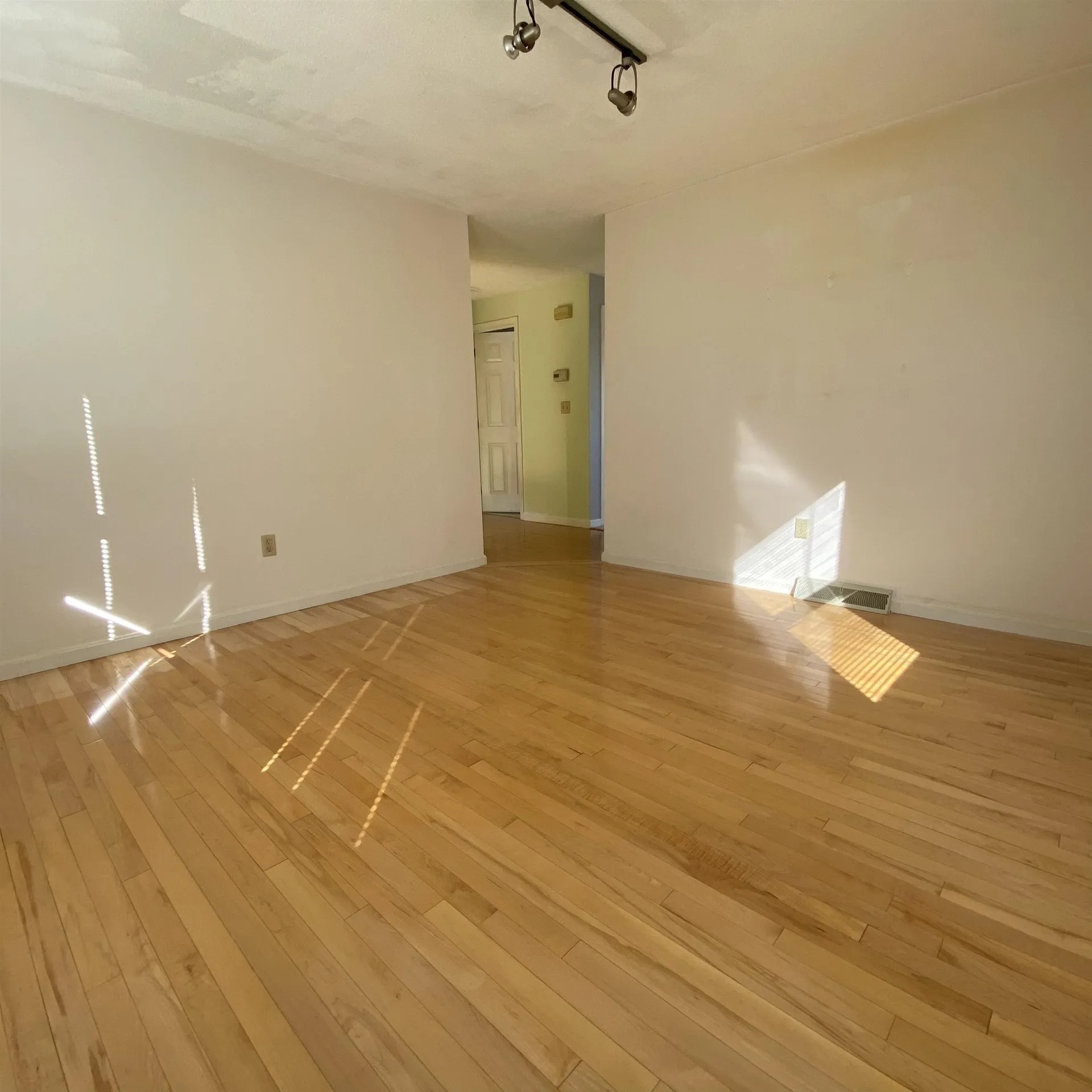 26 Brinton Drive Nashua NH 03064