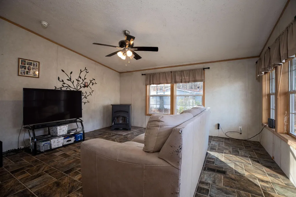 157 Daffodil Hill Lane Rochester NH 03868