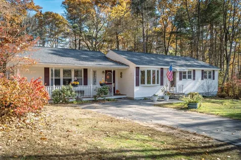 4 Clydesdale Avenue Pelham NH 03076