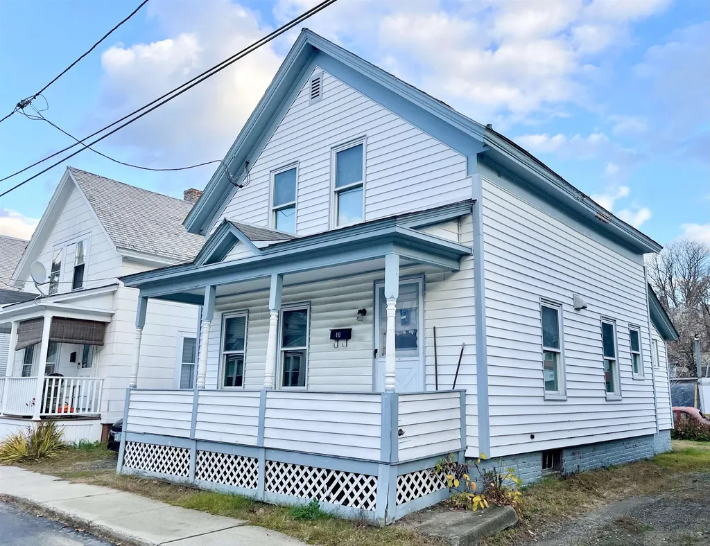 10 Butterfield Avenue Rockingham VT 05101