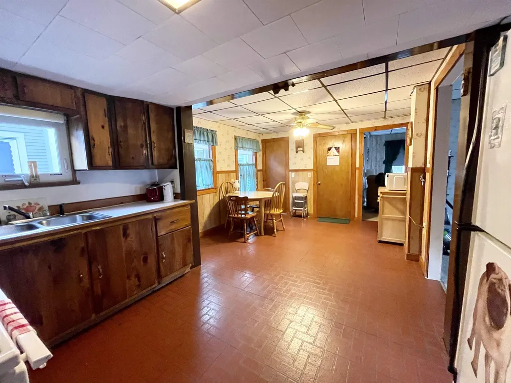 10 Butterfield Avenue Rockingham VT 05101