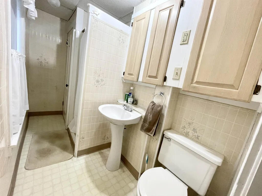 10 Butterfield Avenue Rockingham VT 05101