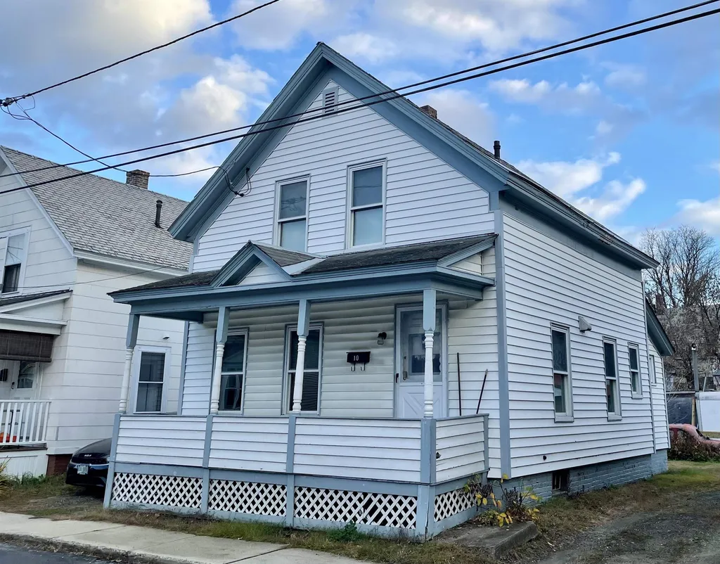 10 Butterfield Avenue Rockingham VT 05101