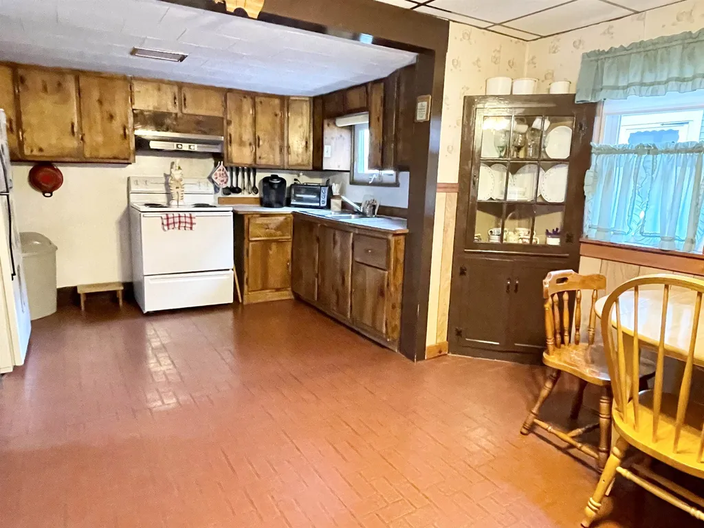 10 Butterfield Avenue Rockingham VT 05101