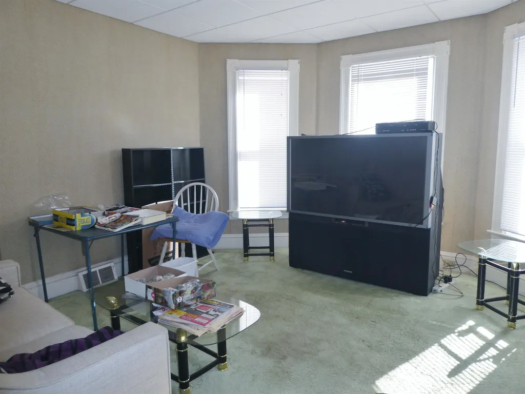386 Pearl Street Manchester NH 03104
