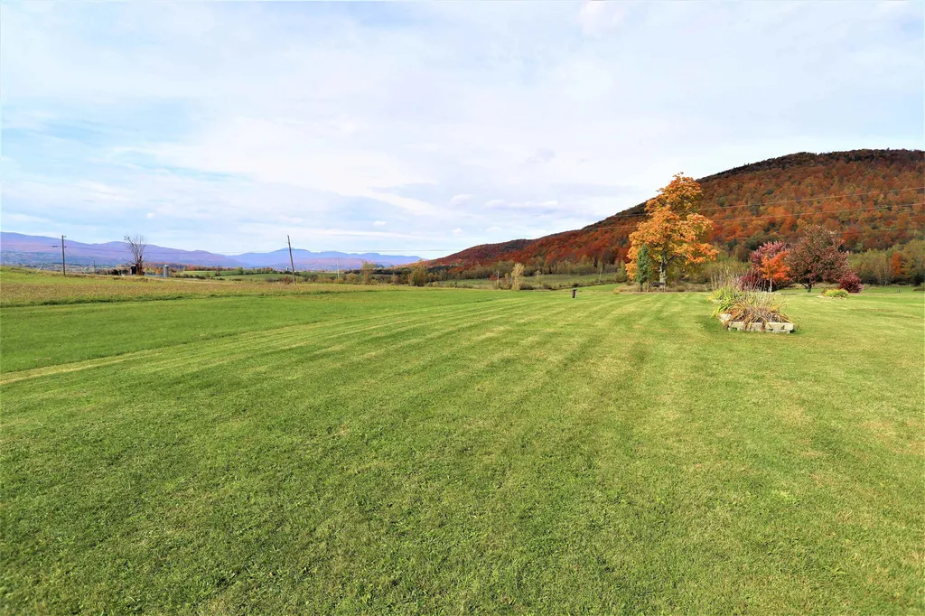 2637 Farrar Road Newport Town VT 05857