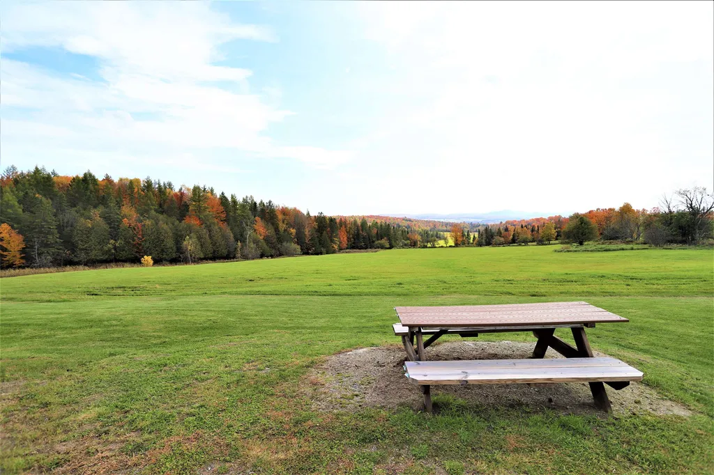 2637 Farrar Road Newport Town VT 05857