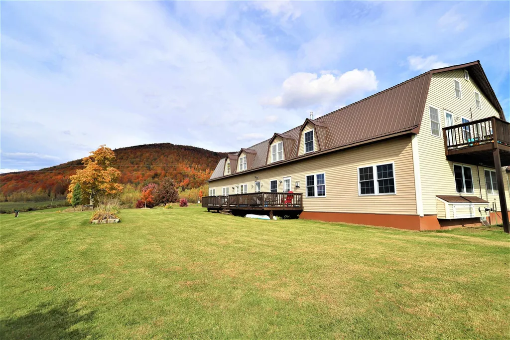 2637 Farrar Road Newport Town VT 05857