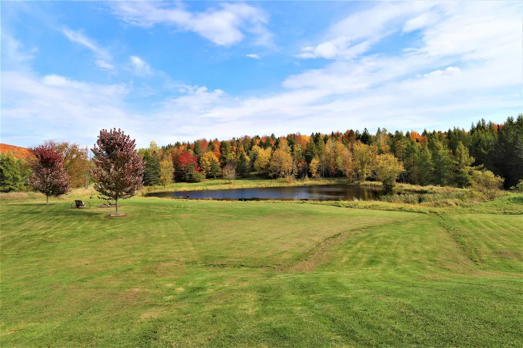 2637 Farrar Road Newport Town VT 05857