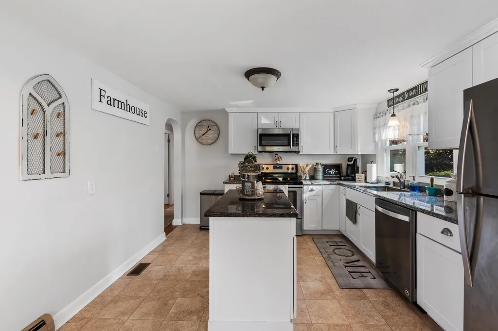 5 Jericho Road Pelham NH 03076