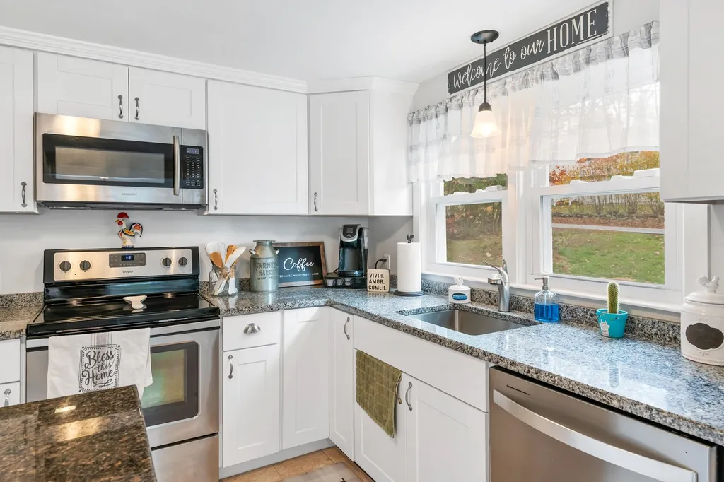 5 Jericho Road Pelham NH 03076
