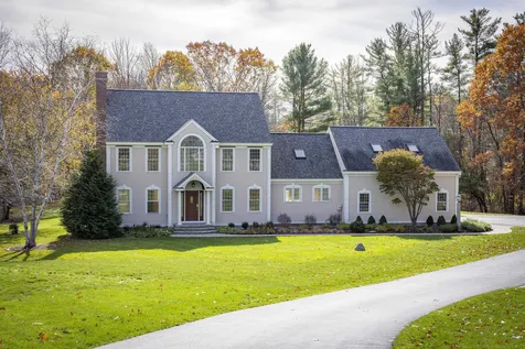 8 Whittaker Drive Stratham NH 03885