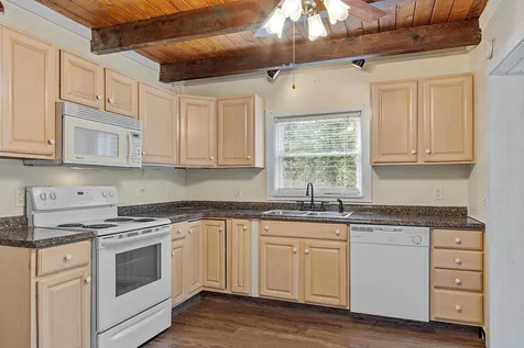 49 Pine Meadows Circle Bennington NH 03442