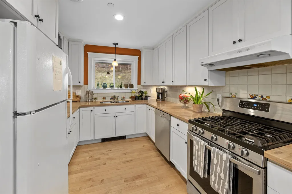 566 Cityside Drive Montpelier VT 05602