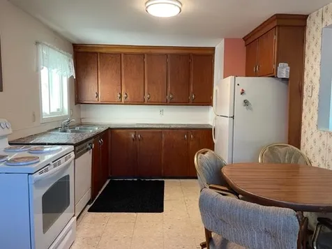 28 Ross Street Nashua NH 03060