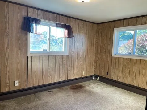28 Ross Street Nashua NH 03060