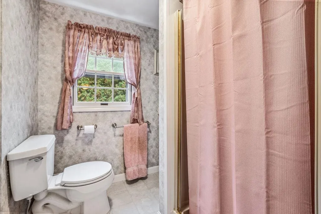 26 Edgewood Drive Hampton NH 03842
