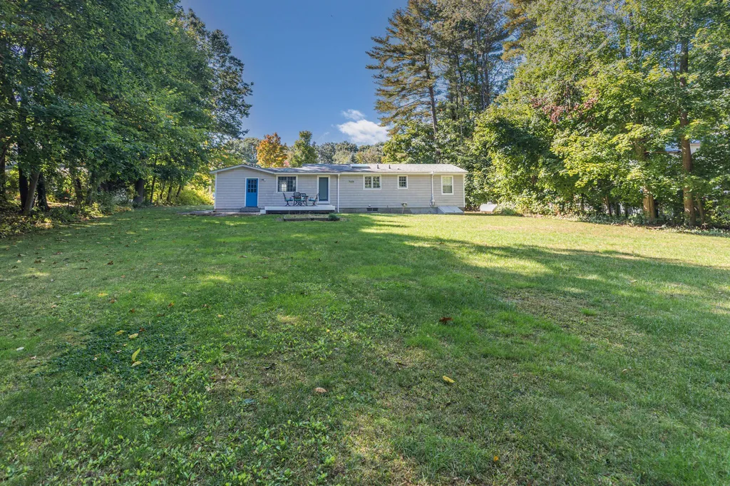 17 New Road North Hampton NH 03862