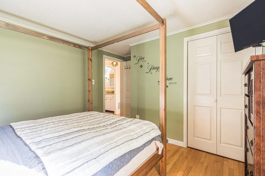 17 New Road North Hampton NH 03862