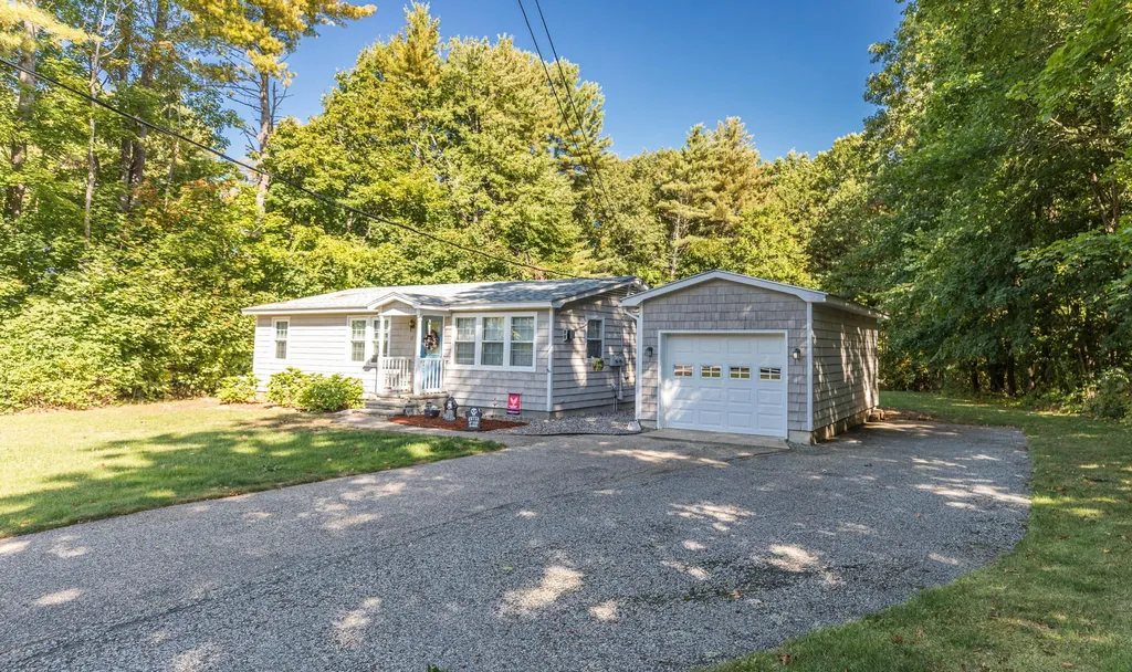 17 New Road North Hampton NH 03862