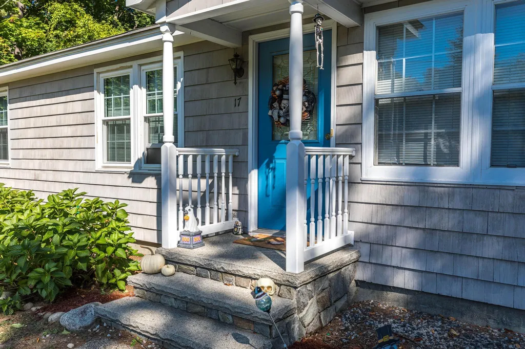17 New Road North Hampton NH 03862