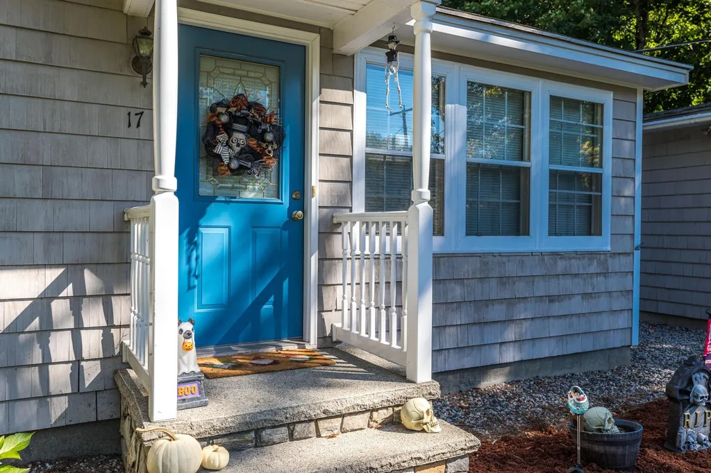 17 New Road North Hampton NH 03862