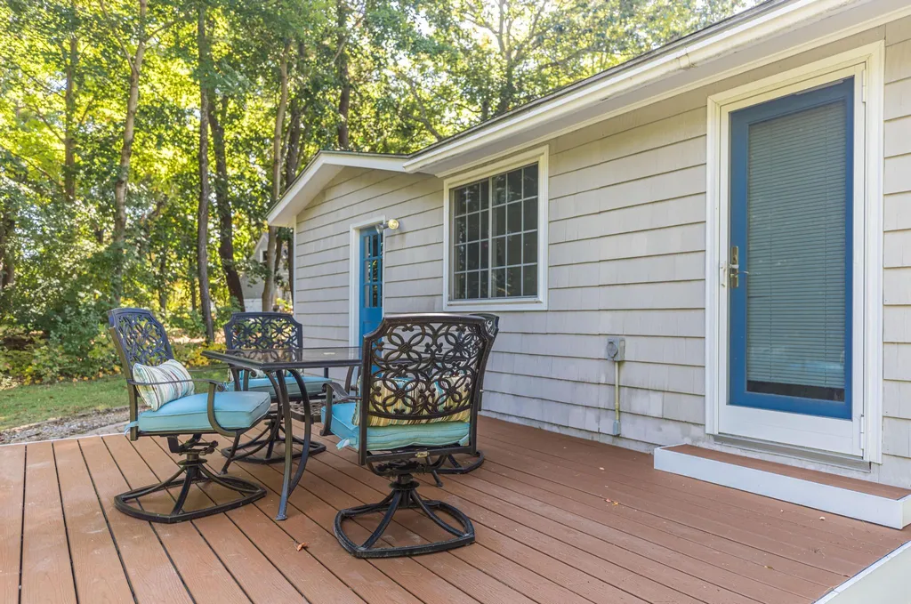 17 New Road North Hampton NH 03862