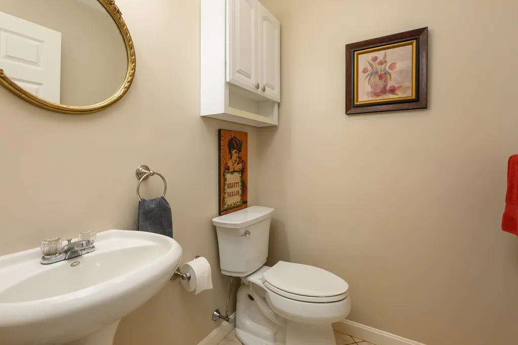 8 Desmond Lane York ME 03909-1241