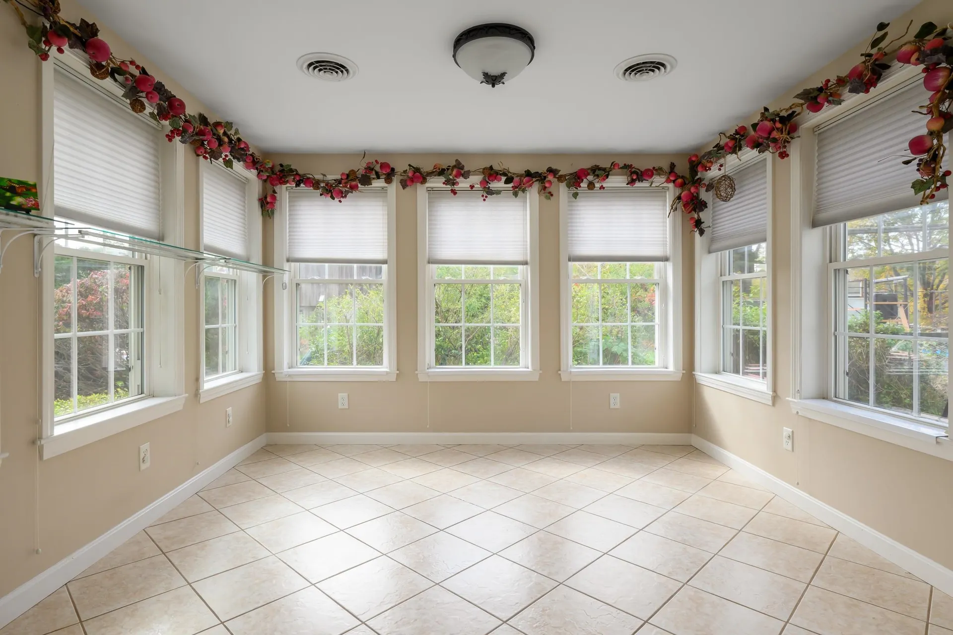 8 Desmond Lane York ME 03909-1241