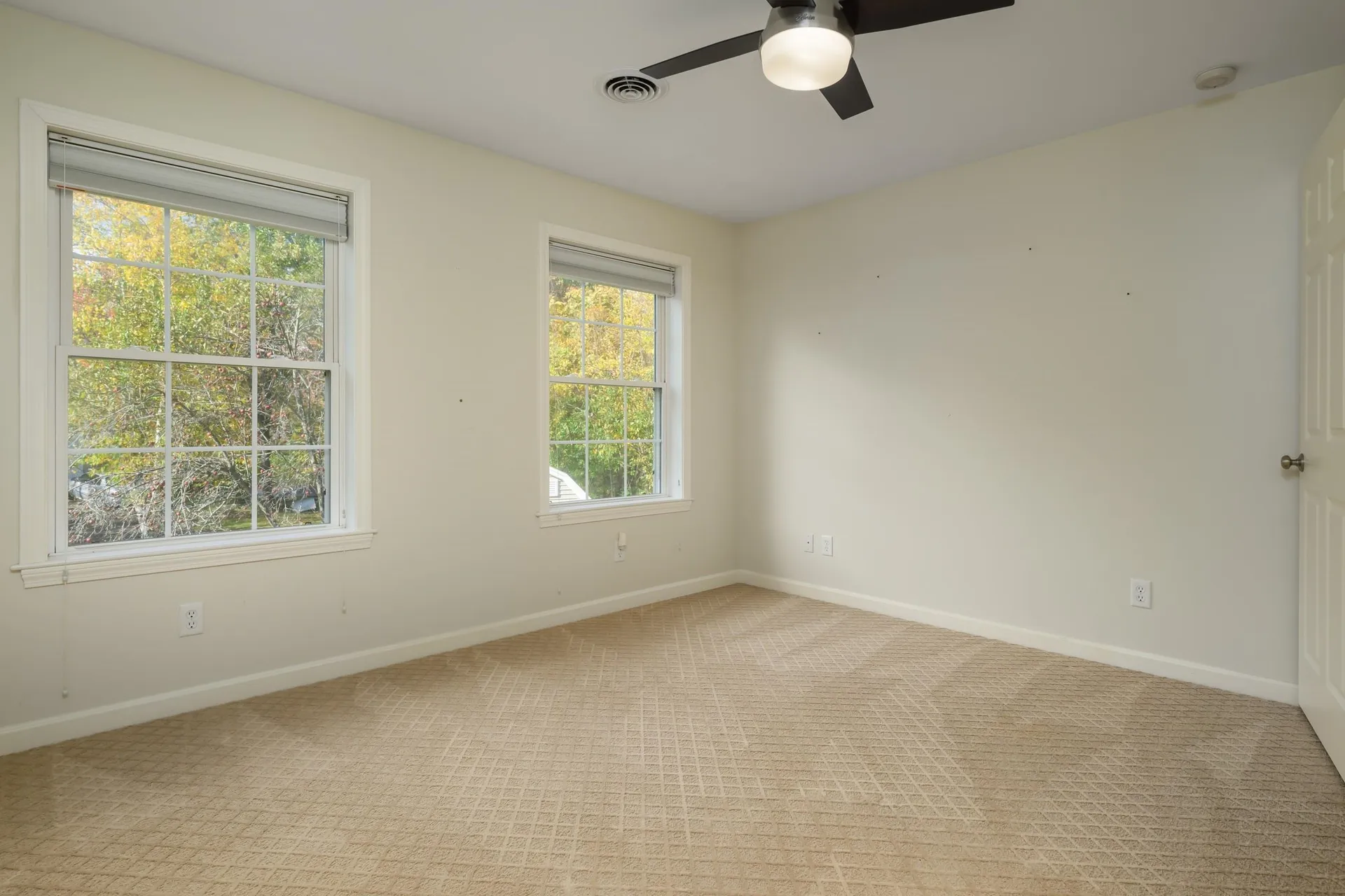 8 Desmond Lane York ME 03909-1241
