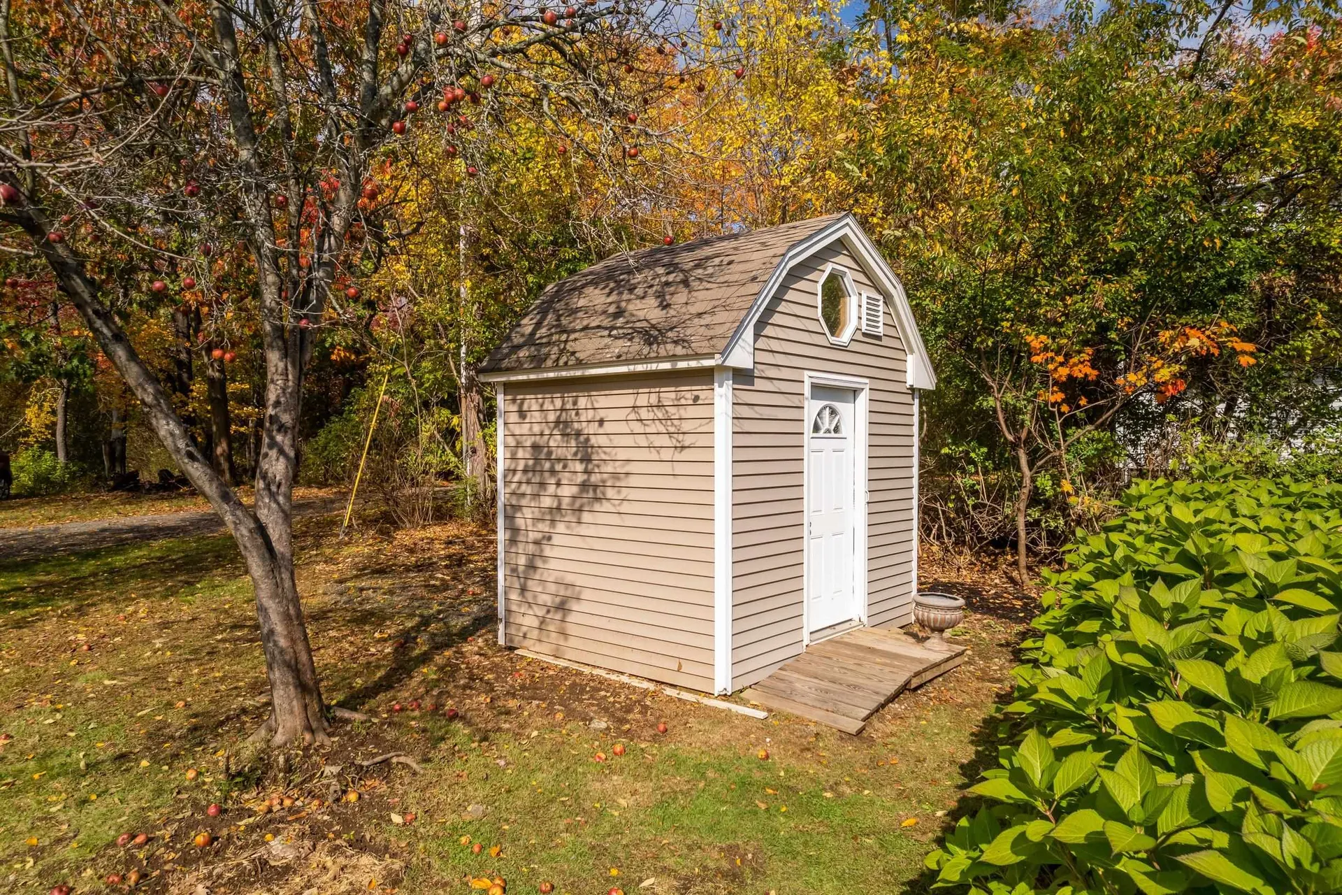8 Desmond Lane York ME 03909-1241