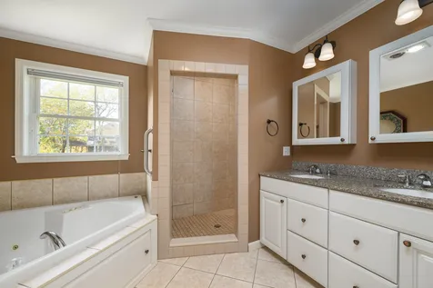 8 Desmond Lane York ME 03909-1241