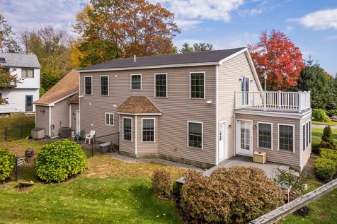 8 Desmond Lane York ME 03909-1241