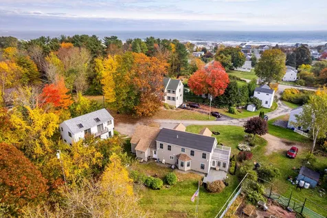 8 Desmond Lane York ME 03909-1241