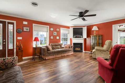 8 Desmond Lane York ME 03909-1241