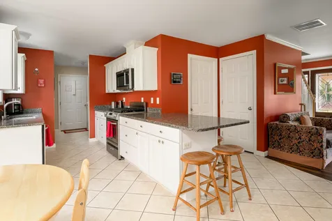 8 Desmond Lane York ME 03909-1241