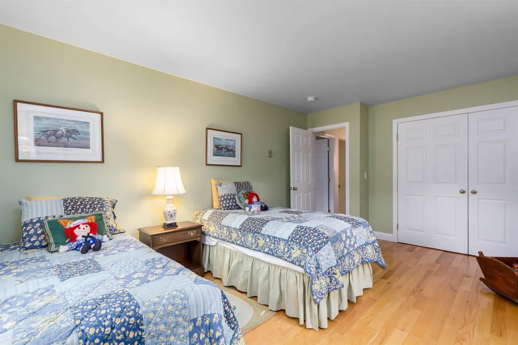17 Westward Drive Burlington VT 05408