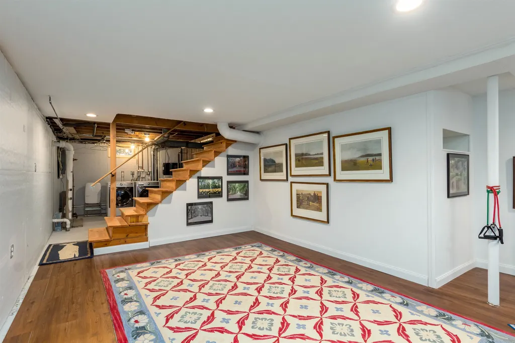 17 Westward Drive Burlington VT 05408