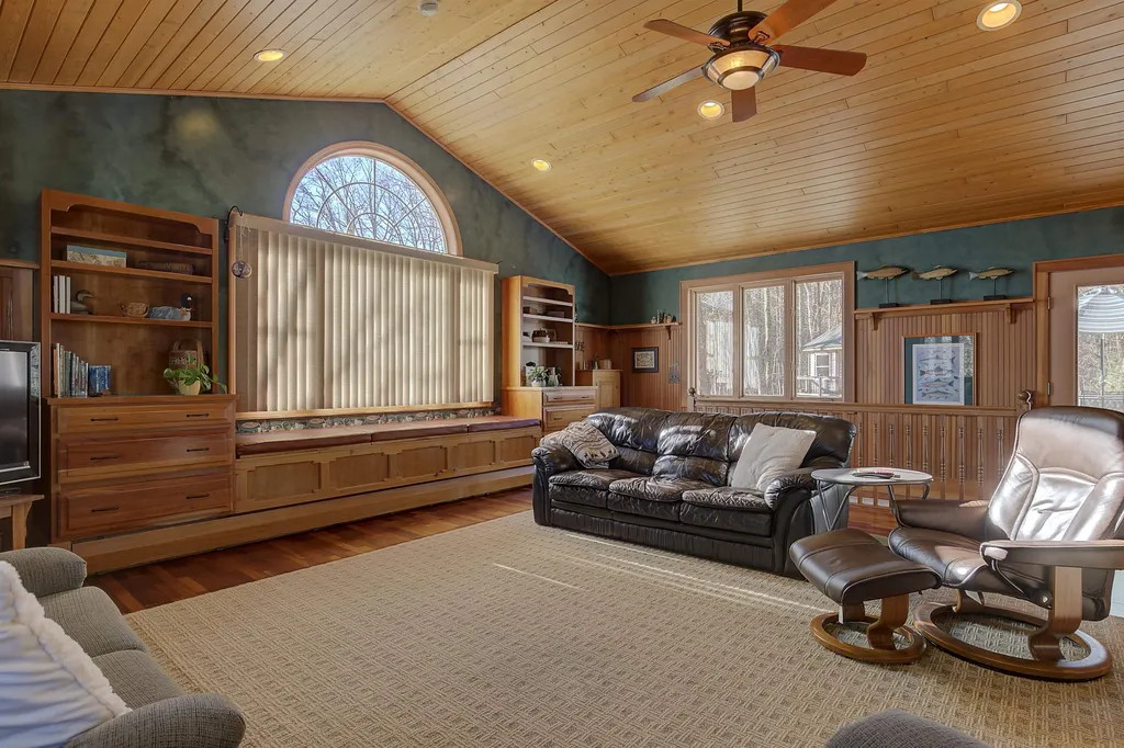 779 Center Street Wolfeboro NH 03894