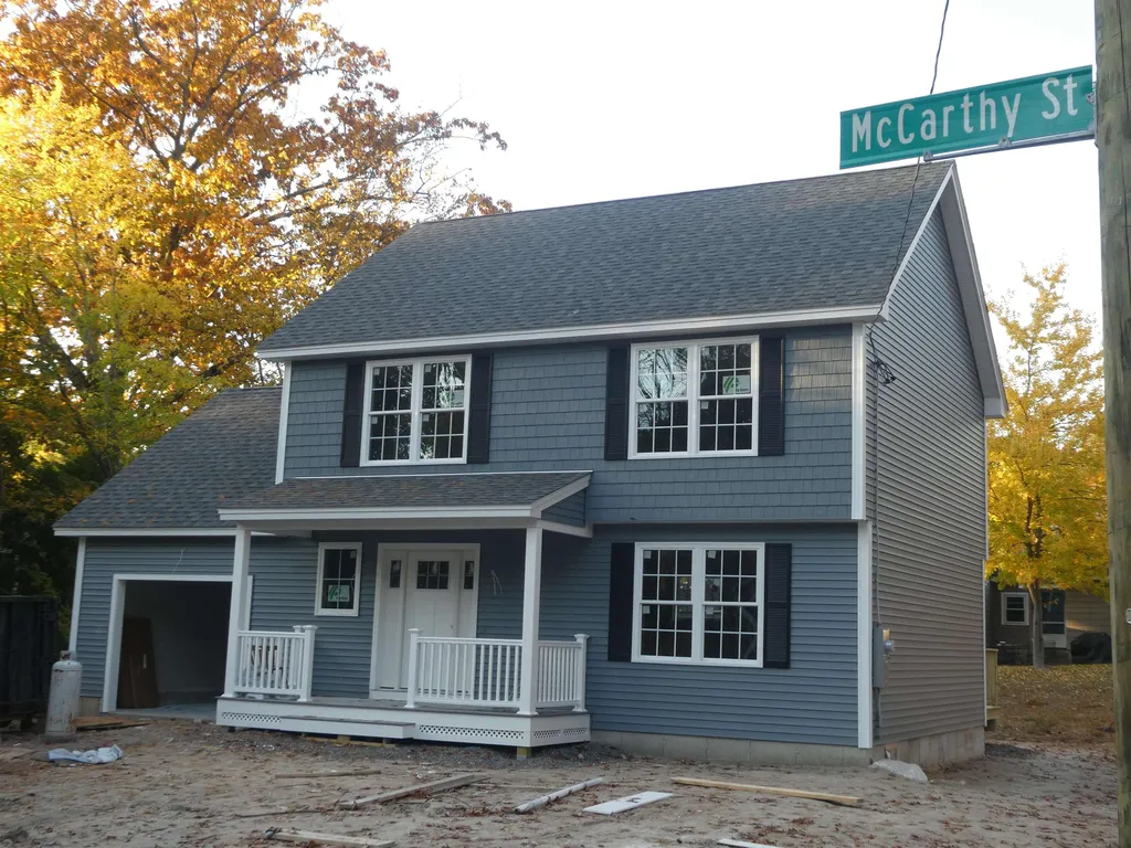 181 Mccarthy Street Manchester NH 03104