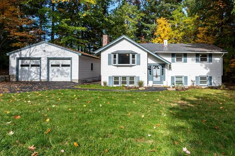 93 Langholm Drive Nashua NH 03062