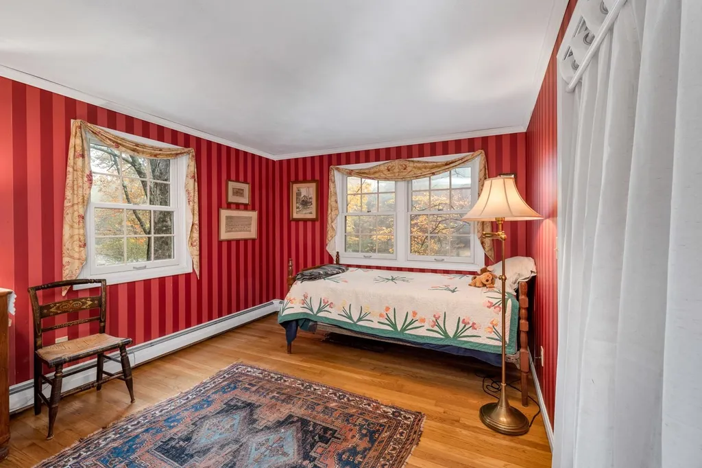 13 Woodridge Road Durham NH 03824
