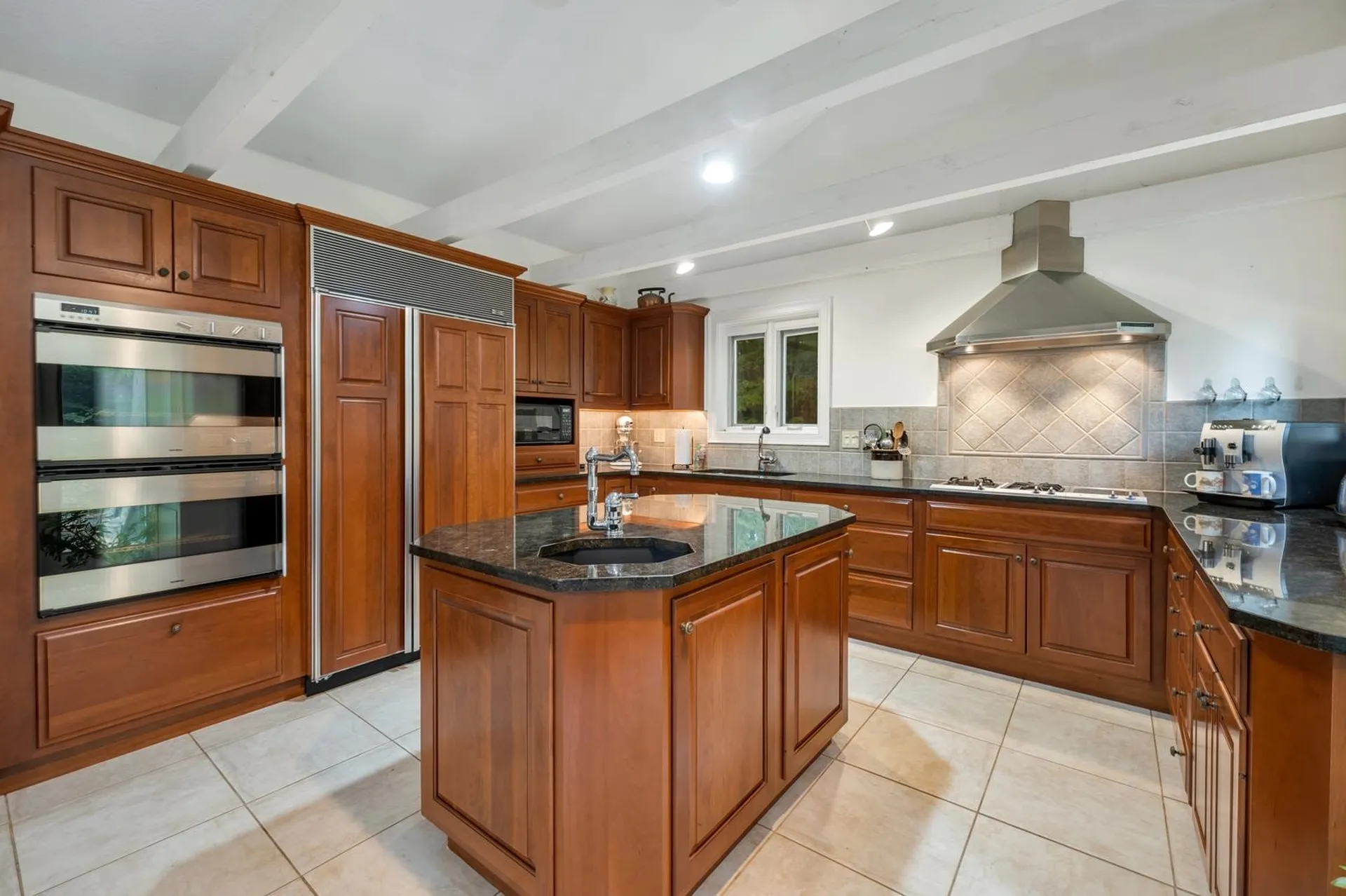 13 Woodridge Road Durham NH 03824