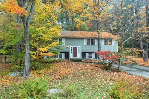 13 Woodridge Road Durham NH 03824