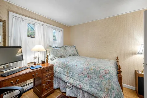 13 Woodridge Road Durham NH 03824