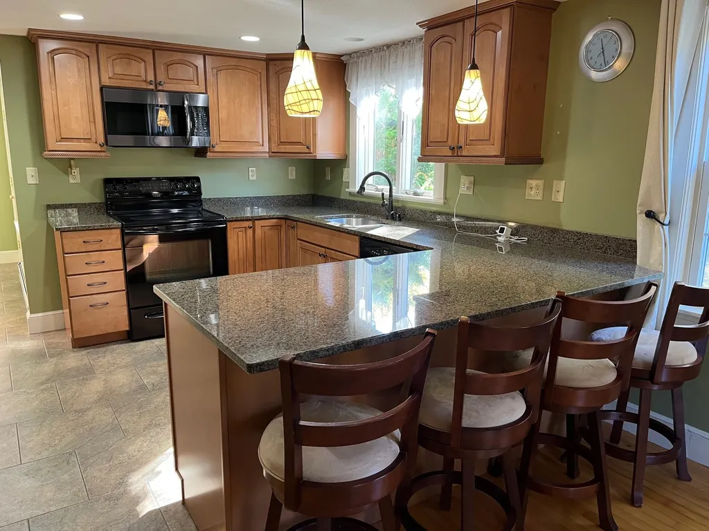 42 Mill Road North Hampton NH 03862