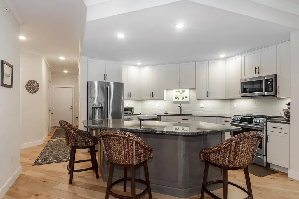 2075 Lafayette Road Portsmouth NH 03801