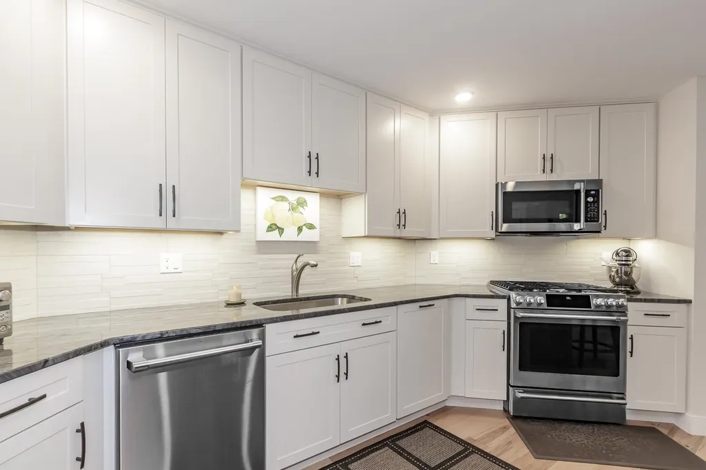 2075 Lafayette Road Portsmouth NH 03801
