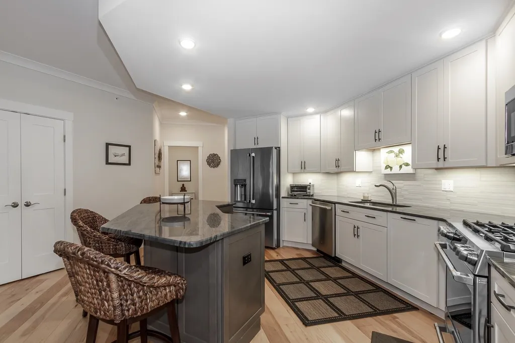 2075 Lafayette Road Portsmouth NH 03801