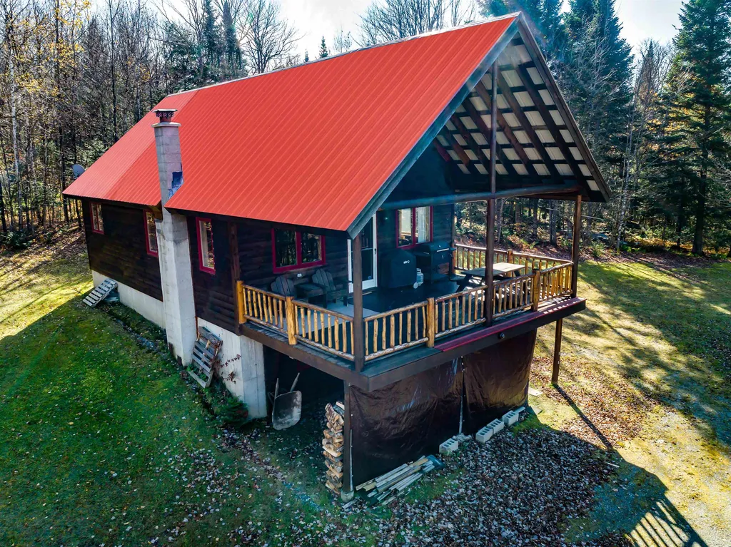 12 Cloutiers Loop, Pittsburg NH Real Estate Listing MLS 4934275 Teamner